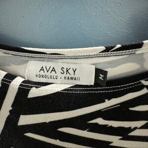 Ava Sky Dress Momo - Size M - Coveted Stripe